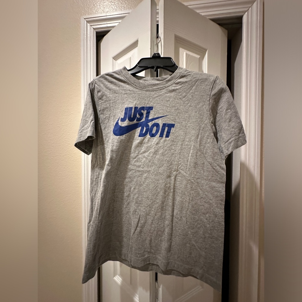 Nike- “the Nike tee” “just do it” T shirt